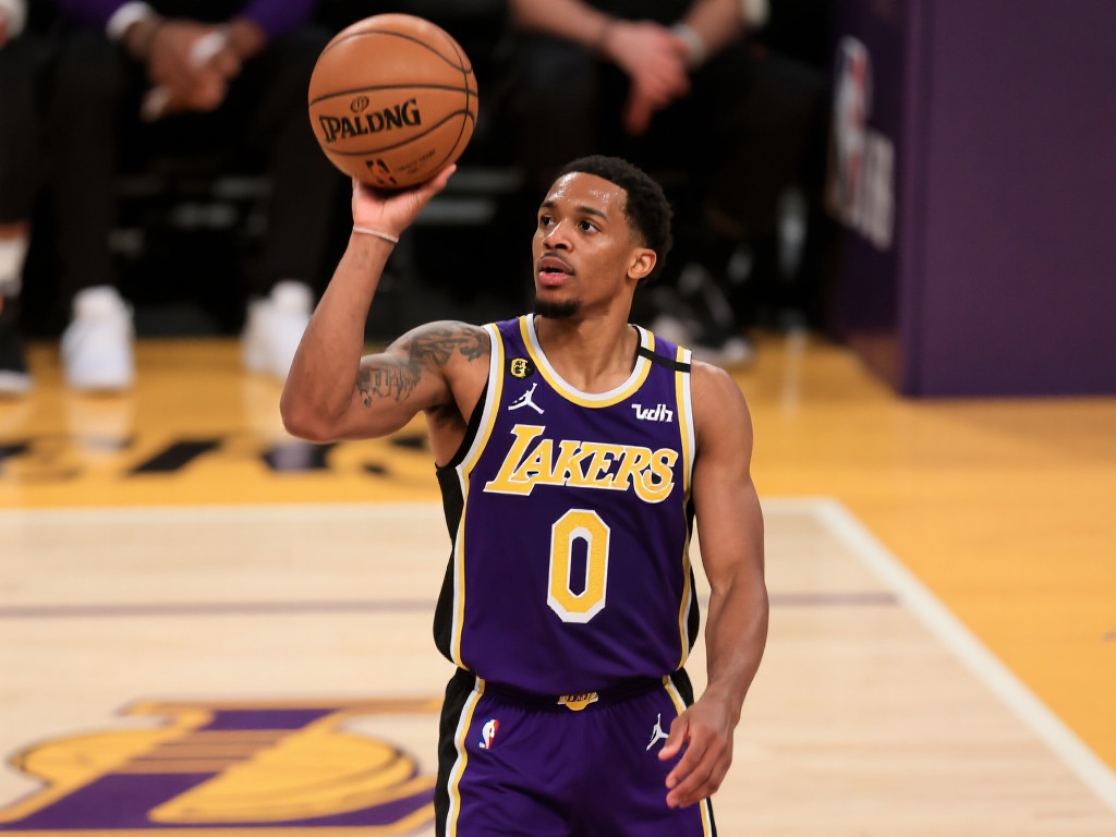 杨瀚森下放G联赛引热议，媒体预测场均30分钟砍15+7+3+3！