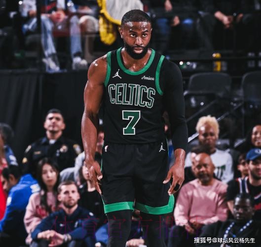 布朗狂砍50分带队狂胜！凯尔特人31分大胜快船迎三连胜